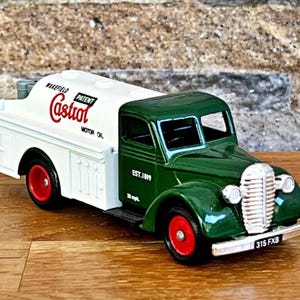 1939 Ford Tanker, Vintage diecast car, model truck, old classic truck, Diecast Collection item, Ford , 30&#39;s , Castrol