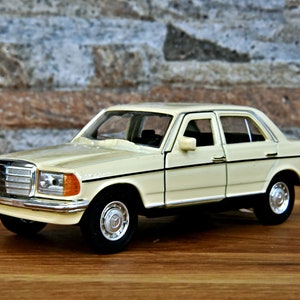 Mercedes Benz E230 | Model car | Diecast car | 1/38 scale model car | car model | Die cast car | collectible car | Mercedes Benz Diecast