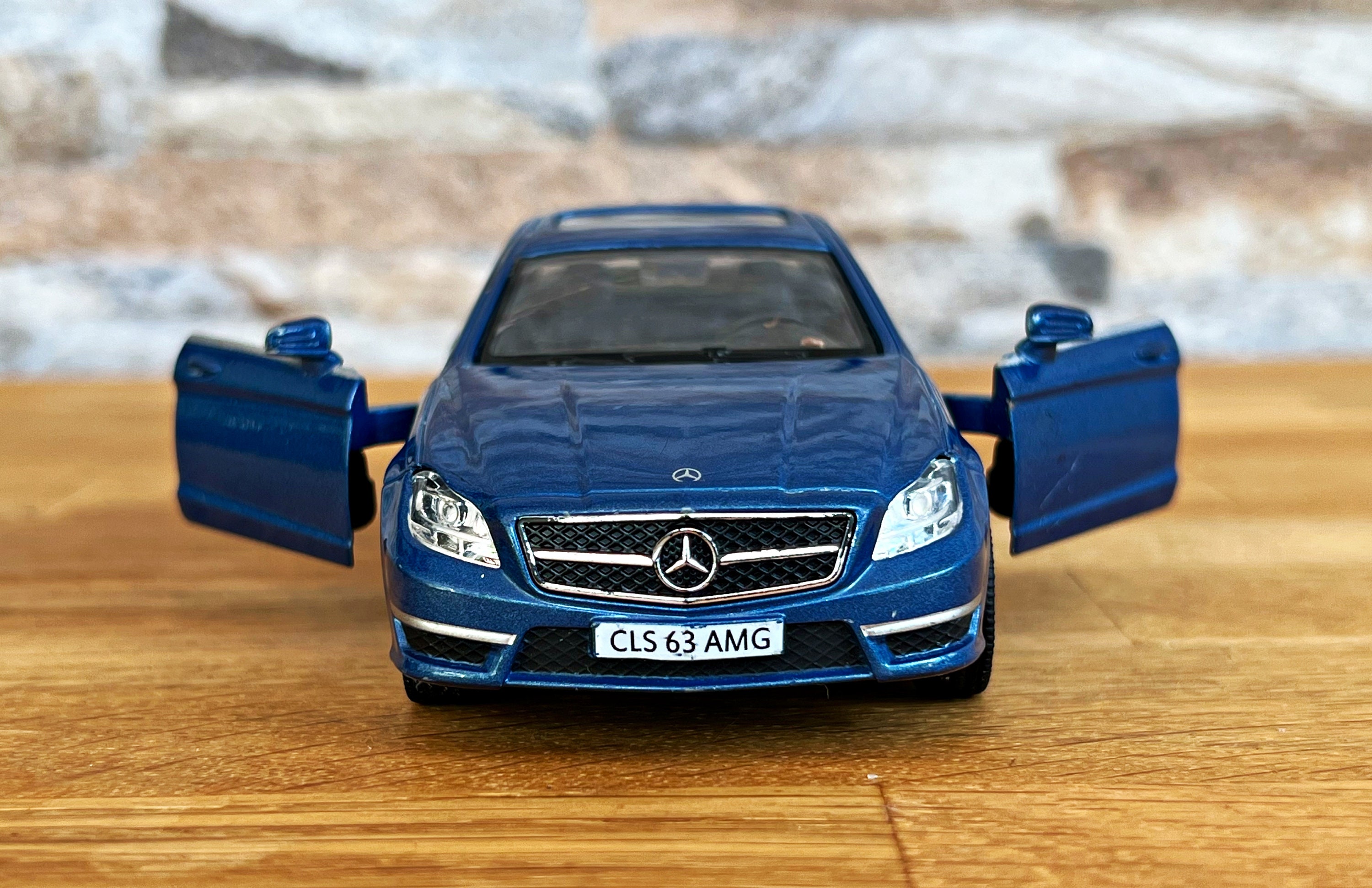 メルセデスベンツ CLS 63 AMG | モデルカー | ダイキャストカー | 1/34