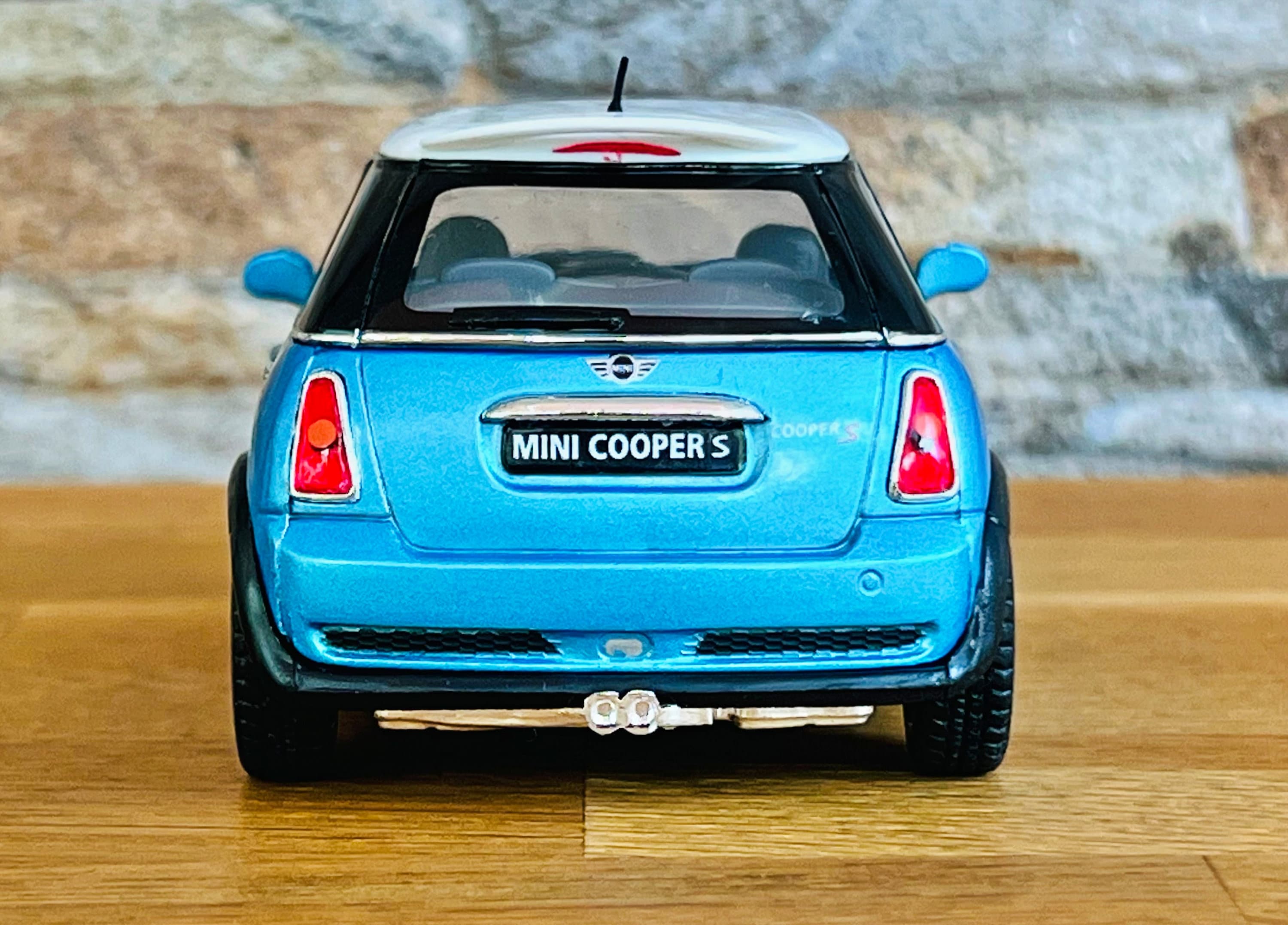 Austin Mini Cooper S 1997 avec drapeau Solido 1/18 - Les Miniatures