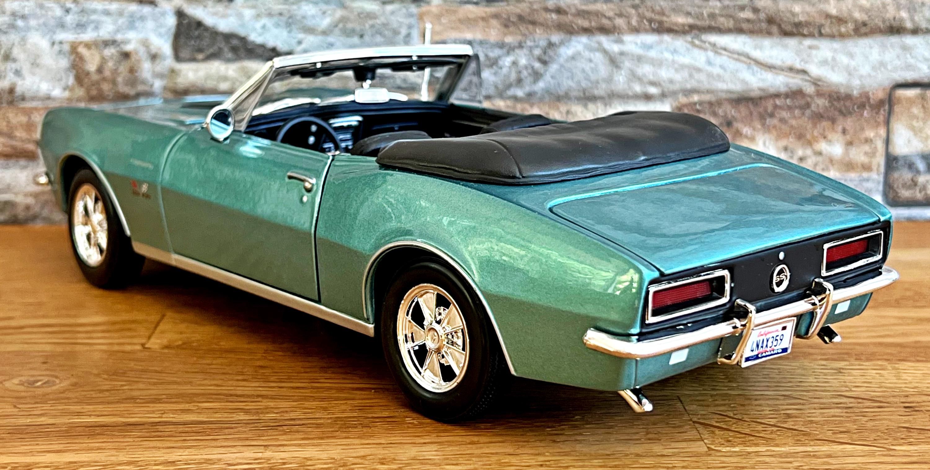 Chevrolet Camaro RS/SS 396 1967 | Vintage Model Car | 1/18 Scale