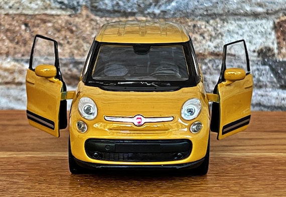 FIAT フィアット 500L toys toys トイズトイズ 玩具 オブジェ FIAT フィアット 500L toys toys トイズトイズ 玩具 オブジェ 【公式通販】