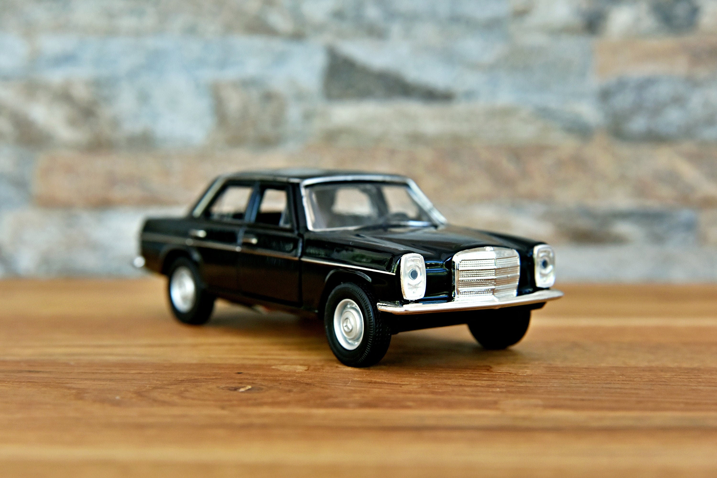 Mercedes Benz 220 1969 | Model Car | Diecast Car | 1/38 Scale
