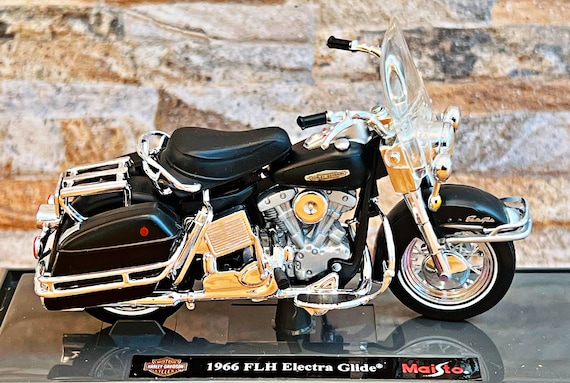 ハーレーダビッドソン 1966 FLH エレクトラ グライド、スケール 1/18