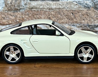 ポルシェ 911 ターボ | モデルカー | 1/32 ダイキャストカー | 1/32