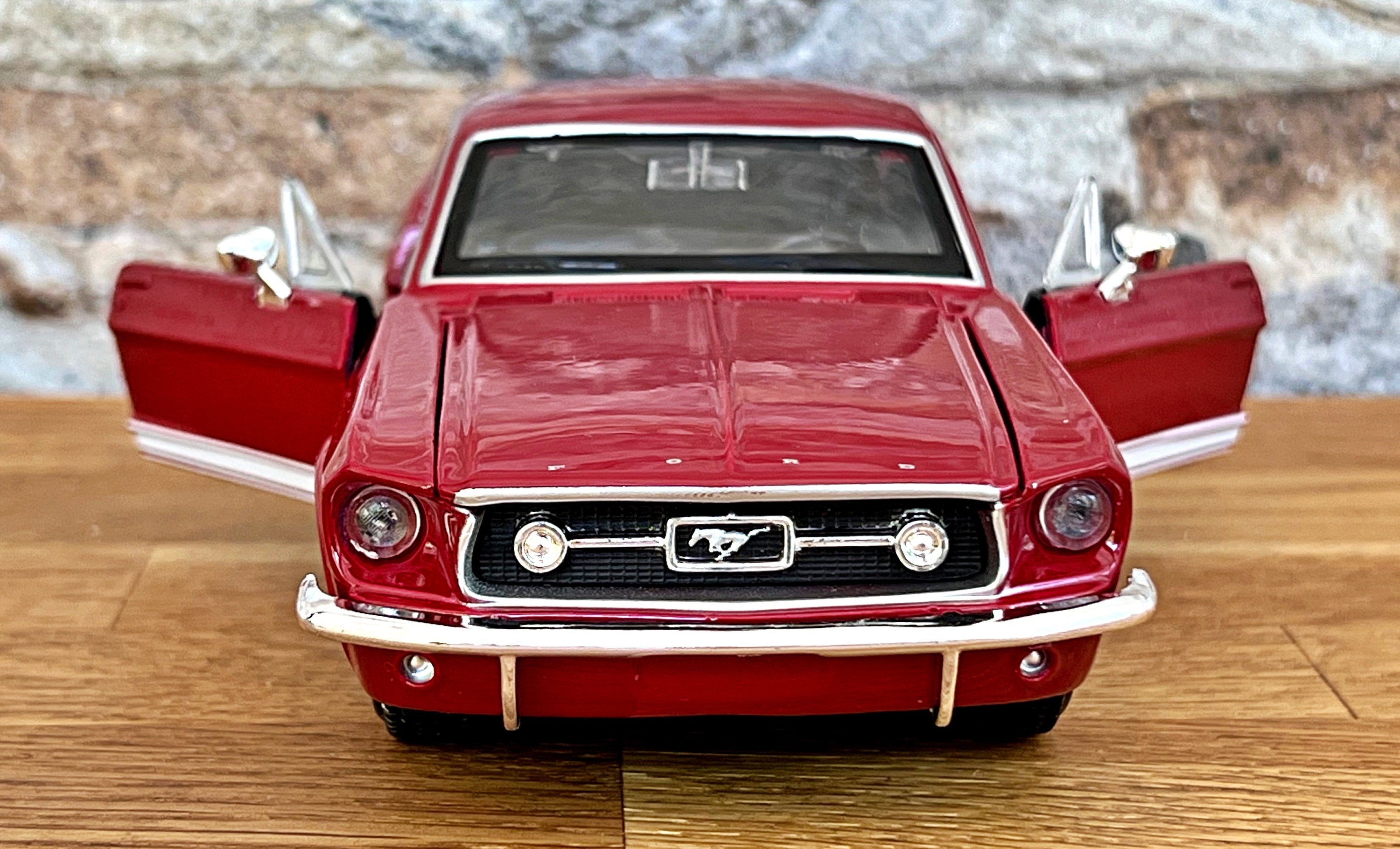 フォード マスタング GT 1967 | ヴィンテージ モデルカー | ダイ