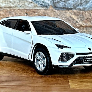 Lamborghini Urus , Model car, 1/38 diecast car, 1/38 scale model car, car model metal, Diecast collectible item, Lamborghini, Diecast model