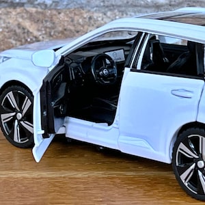 issan x-trail VC-Turbo | Modellauto | Diecast Auto | 1/32 Modellauto | Automodell | Die Cast Auto | Sammlerstück | issan Diecast