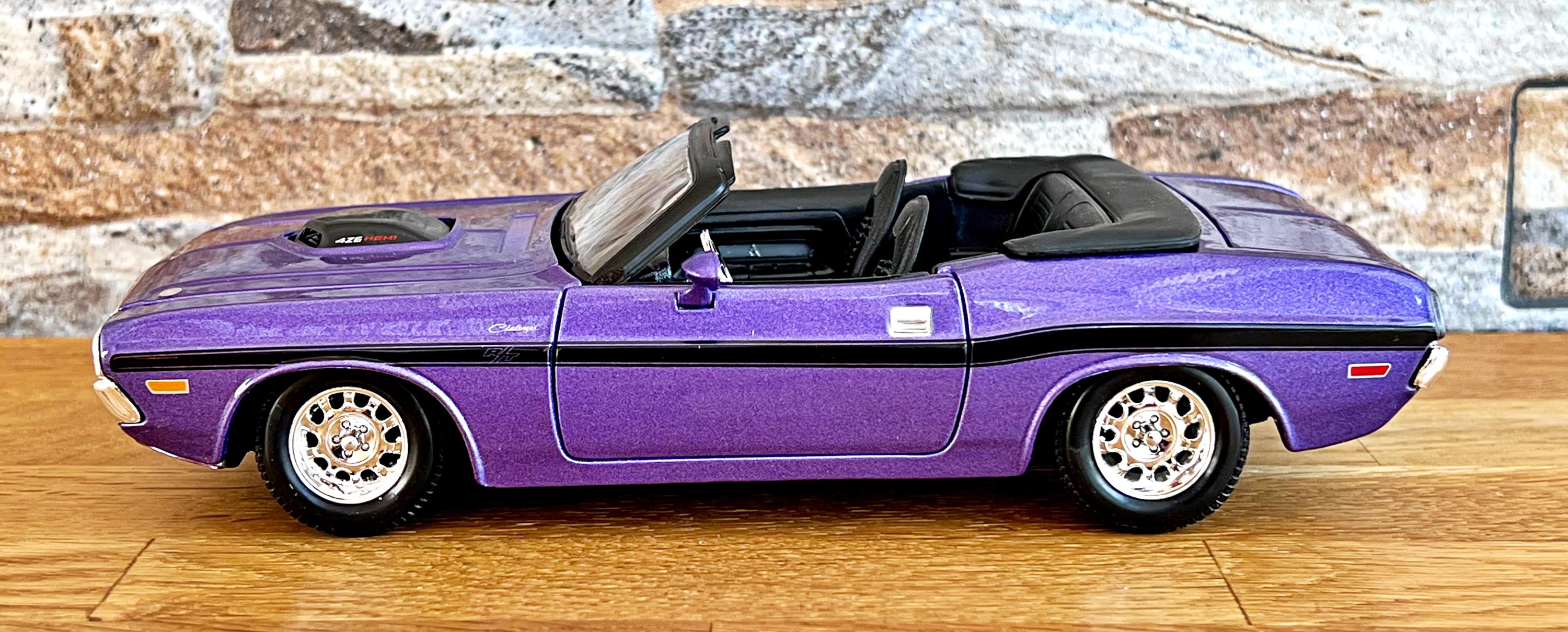 Dodge Challenger RT 1970 | 1:24 Diecast Car | 1/24 Scale Model Car