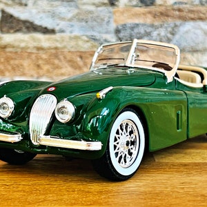 Jaguar XK120 Roadster 1951 , Model car, 1/24 diecast car, 1:24 scale model car, Car model, die cast model, collectible car, Jaguar, 50s