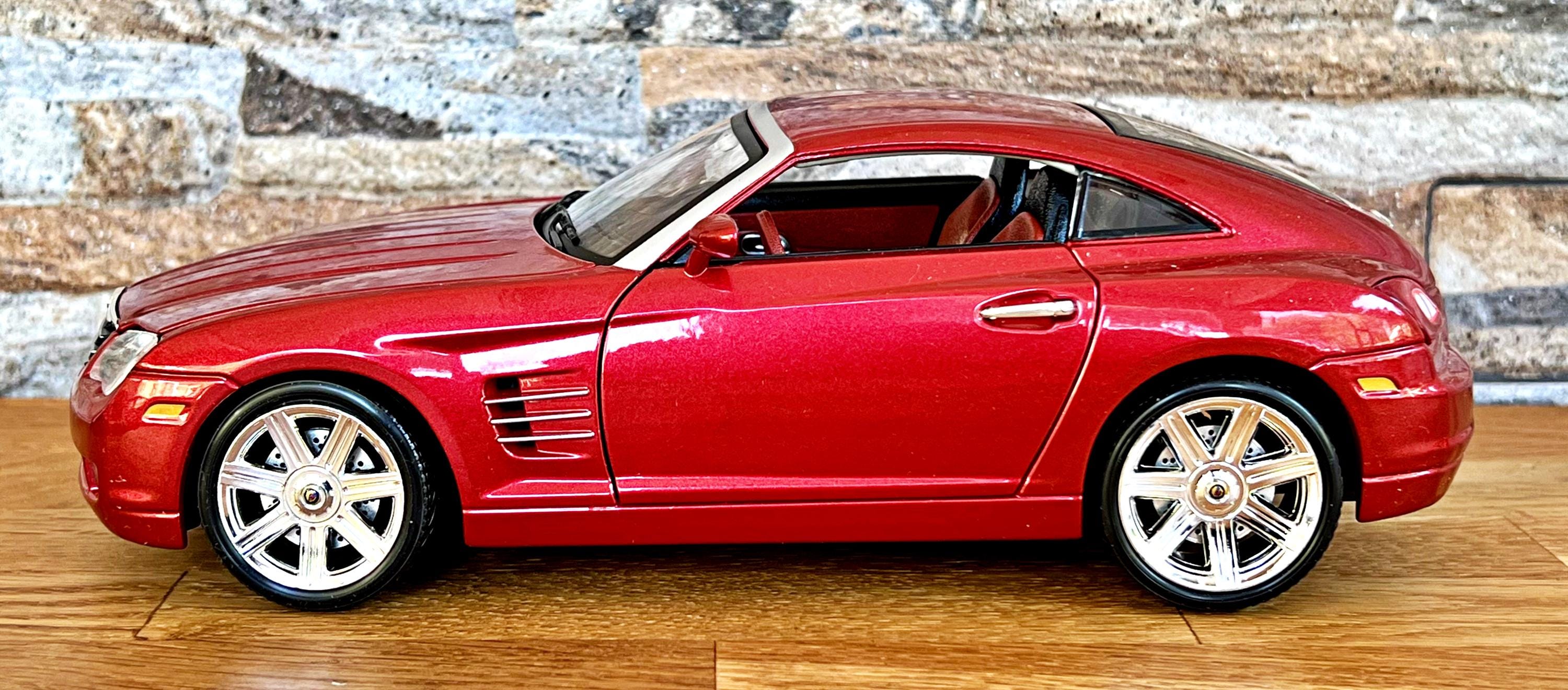 Miniature Solido 1/18 – Chrysler Crossfire 2002 (Boîte Fatiguée, Belle Mini)