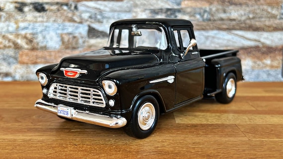 1/24 シボレー 1960年代 ピックアップトラック 完成品 1955年式シボレー5100ステップサイド | 1/24スケール ピックアップ