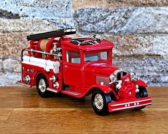 1932 Ford AA Fire Engine , Vintage model car, Diecast car model , die cast car collection item, 30's Ford, Fire Trucks Collection