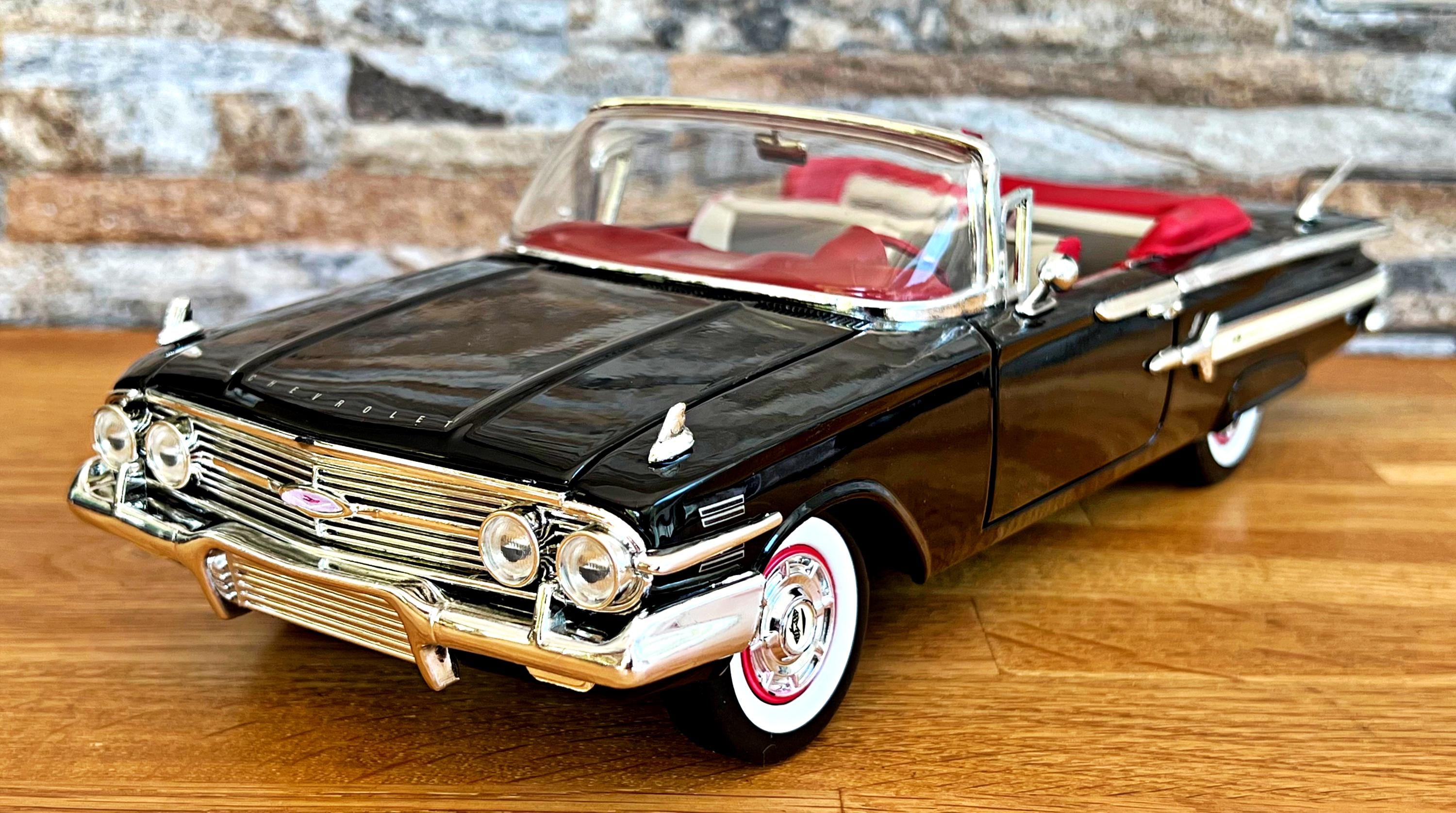 Chevrolet Impala 1960 | 1/18 Scale Model Car | Diecast Car Model