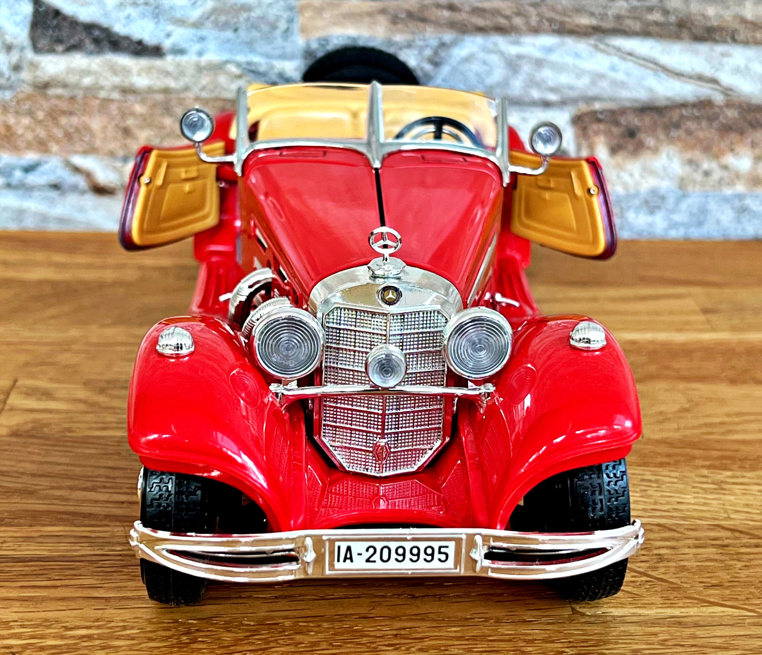 1930年代 Mercedes Benz 500K 1/64モデル Mercedes Benz 500 K Roadster 1936 | Vintage Model Car | 1/18 Scale