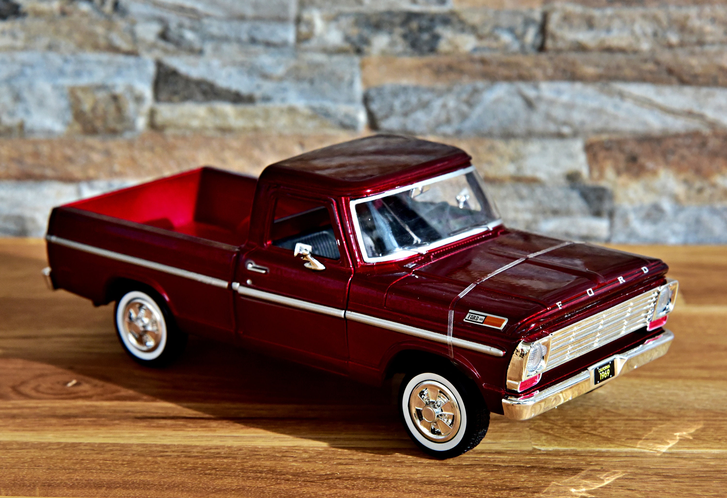 Ford F-100 Pickup 1969 | Model Car| 1/24 Scale Model | 1/24
