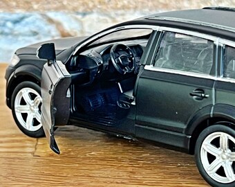 Audi Q7, Model Car, Scale 1/34, Diecast Collection Item, 1:34