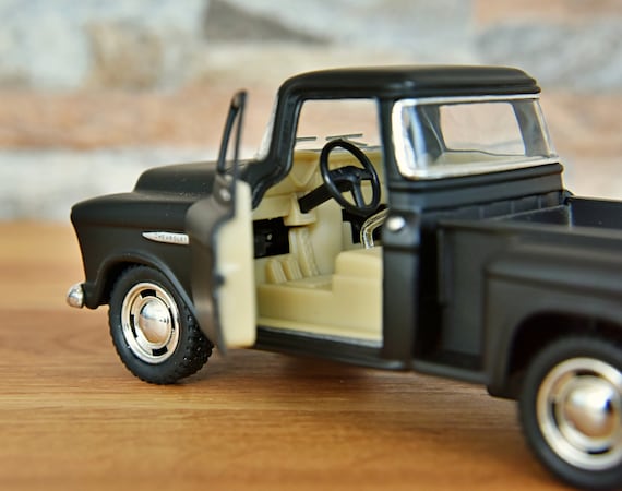 Chevy Stepside 3100 Pickup 1955 | 1/32 Scale Model Car | Matte