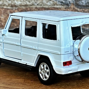 Mercedes Benz G500 | 1/36 diecast car | 1/36 scale model car | car model metal | Diecast collectible item | Mercedes Benz Diecast
