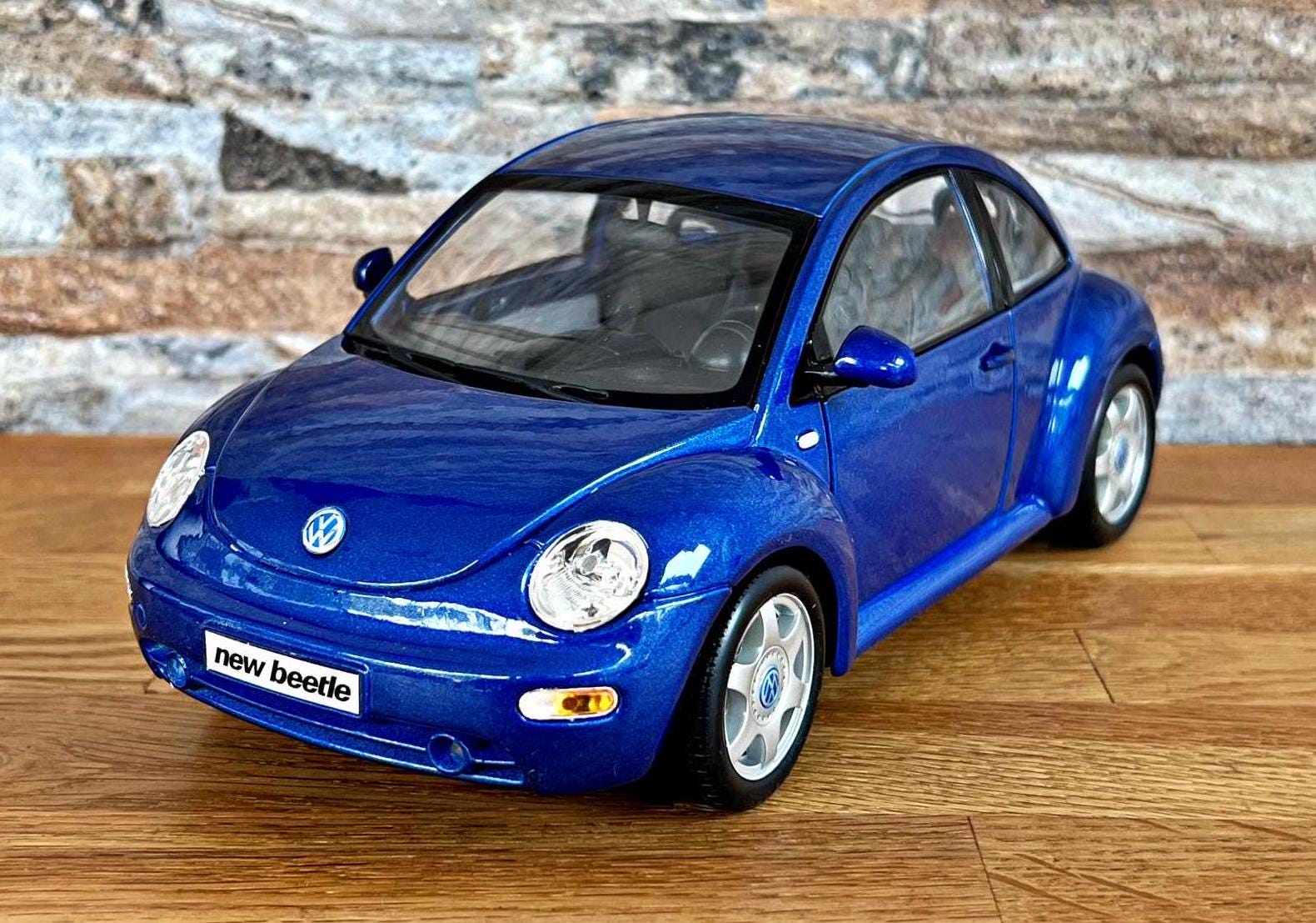 Volkswagen New Beetle | Model Car | 1/18 Scale Model Car | Diecast