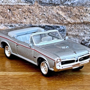 Pontiac GTO 1966 | Diecast car | Model car | 1/43 scale model car | Die cast model | Collection item | Die cast car | Pontiac | 60s