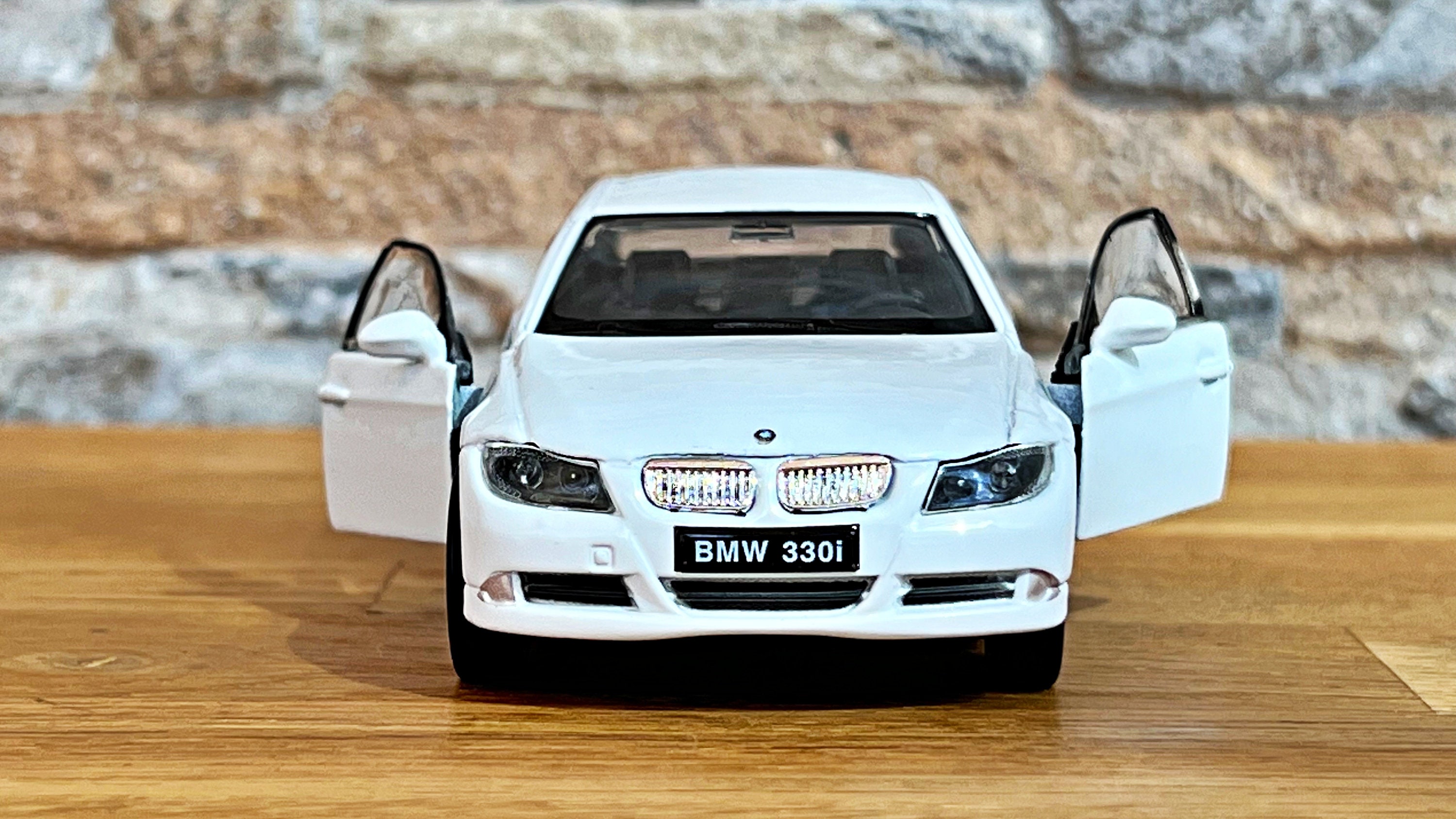 2007 BMW 330i Coupe diecast model car 1:18 scale from Kyosho