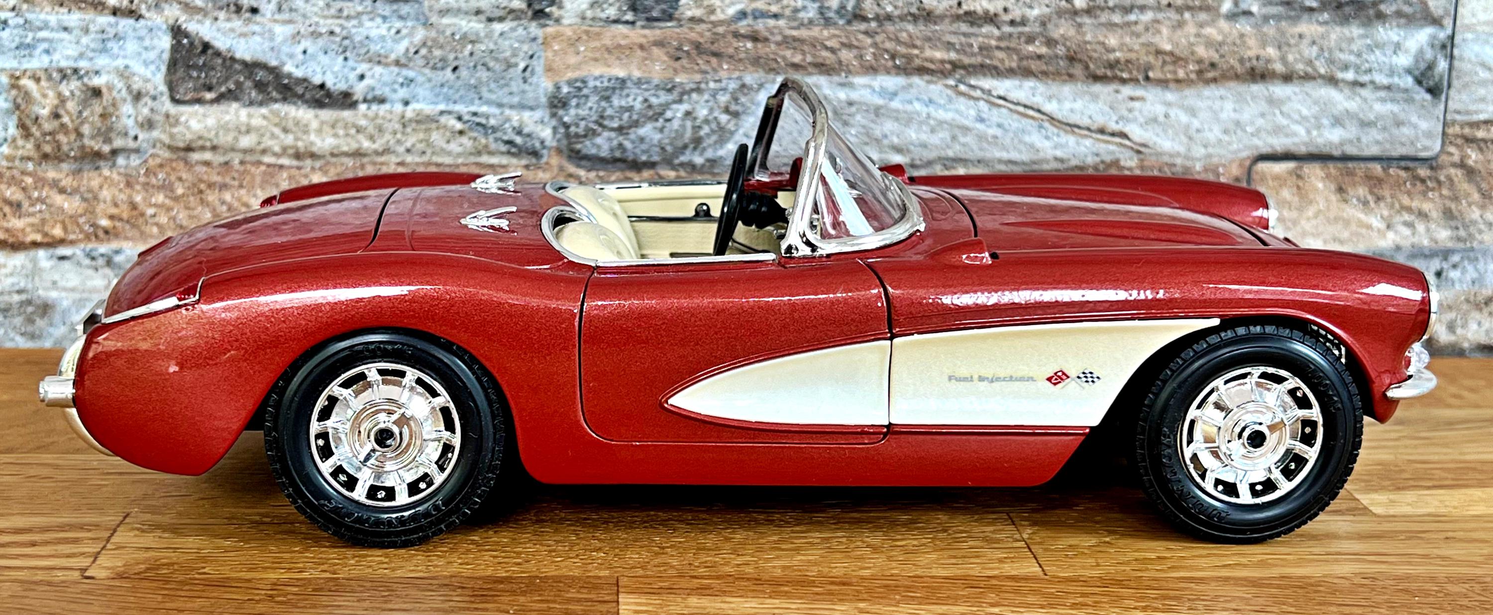 コルベット 1957 | ヴィンテージ モデルカー | 1/18 スケール モデル