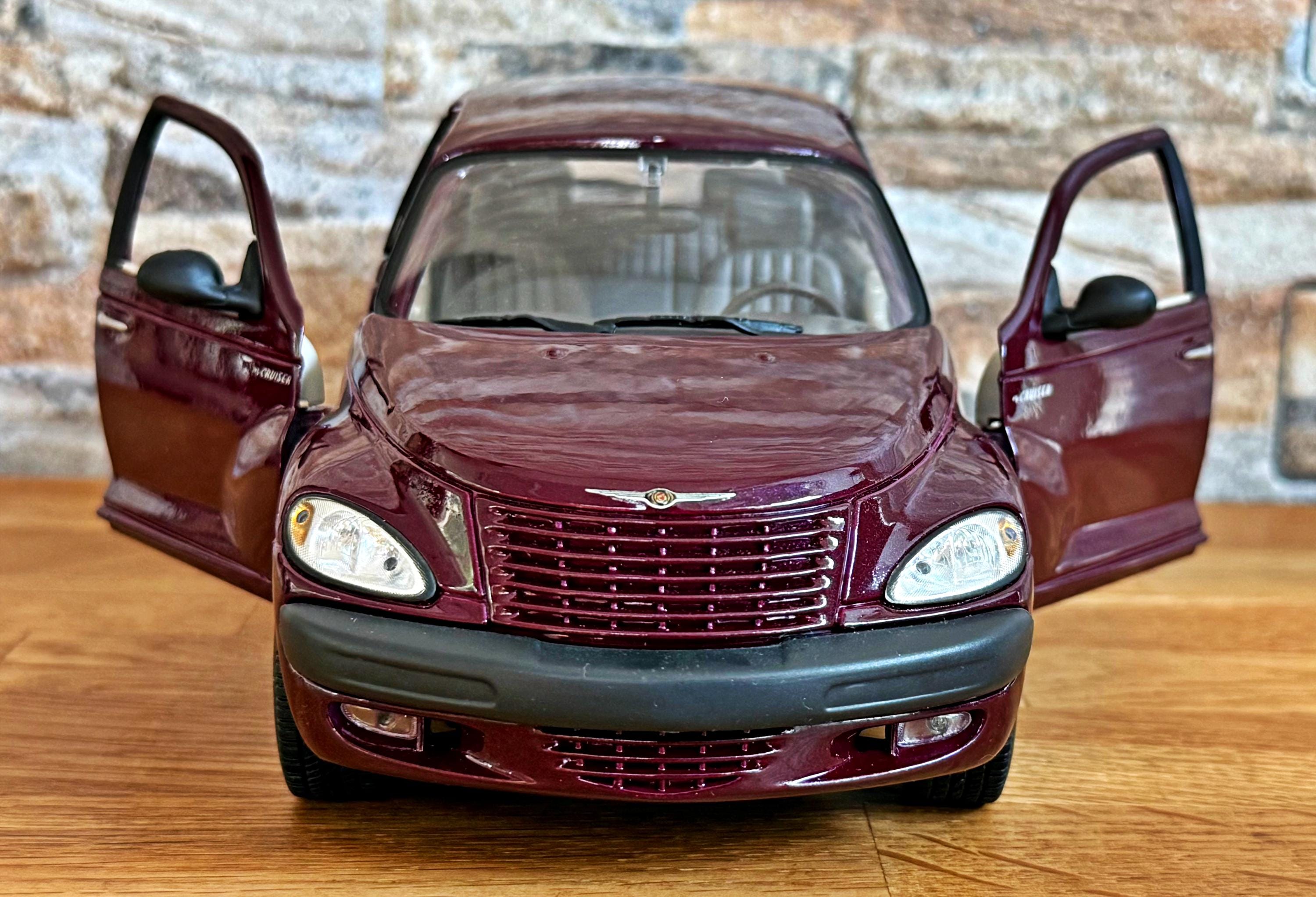 Chrysler PT Cruiser | 1/18 Diecast Model Car | 1/18 Scale Model