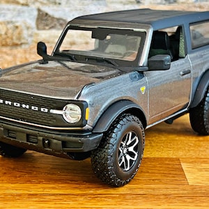Ford Bronco Badlands 2021 | Model car | Diecast car | scale 1/24 die cast car | Car Model | collectible item | Ford Diecast | Ford Jeep
