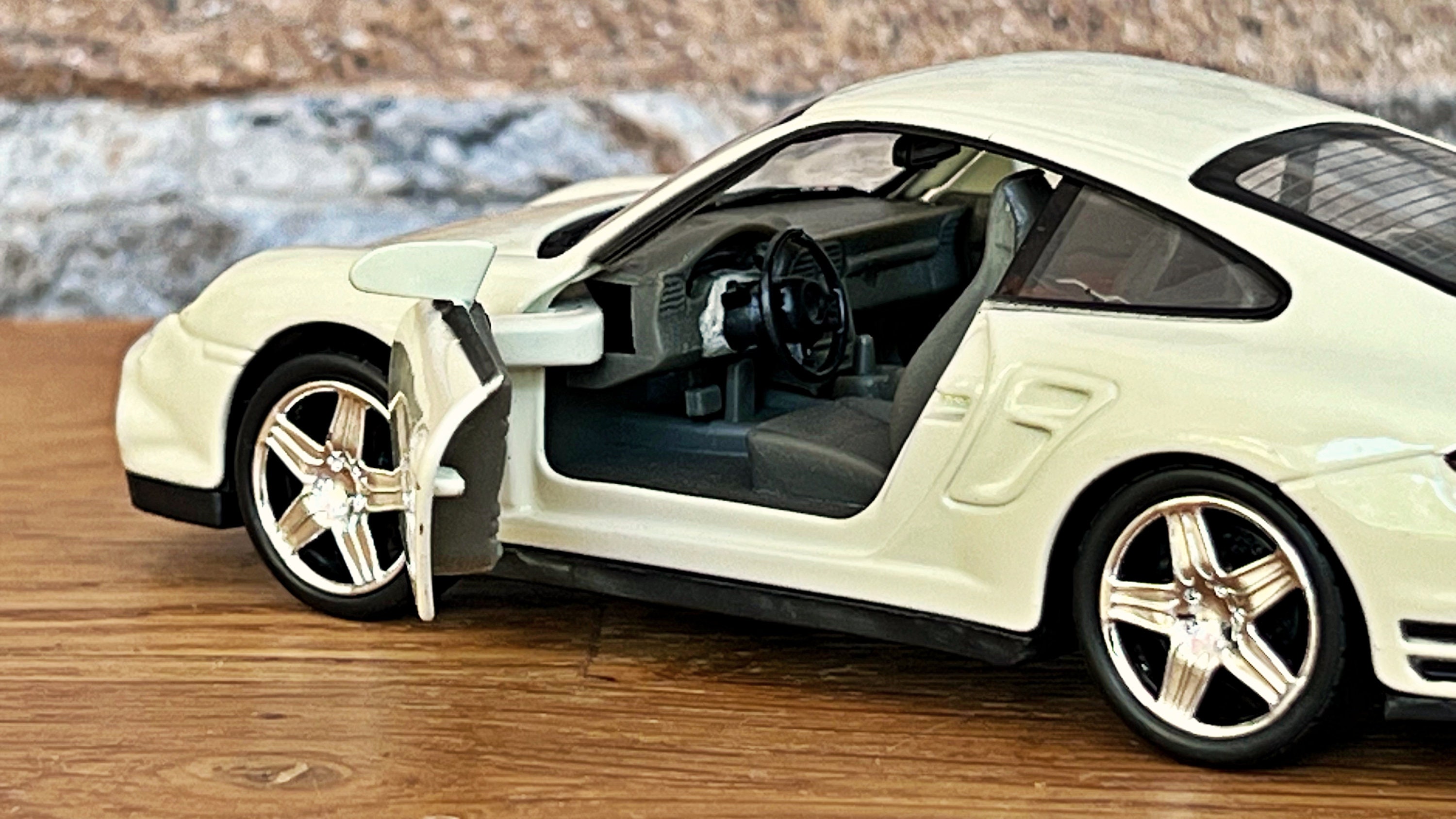 ポルシェ 911ターボ ダイキャストカー▪ カスタムパーツセット ポルシェ 911 ターボ | モデルカー | 1/32 ダイキャストカー | 1/32