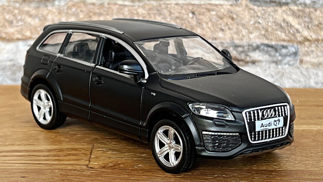 Audi Q7, Model Car, Scale 1/34, Diecast Collection Item, 1:34