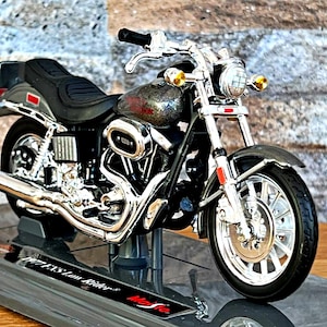 Harley Davidson 1977 FXS Low Rider | Model motorcycle | 1/18 die cast | Diecast motorcycle | Harley Davidson diecast | Motorcycle model