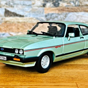 Ford Capri 1982 | model car | scale 1/24 diecast car | 1/24 diecast collectible item | Ford Diecast