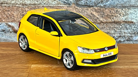 ミニカー Bburago Volkswagen Polo GTI Mark 5 1/32 BBURAGO VW VOLKSWAGEN POLO GTI MARK 5 YELLOW 1:32 DIE CAST