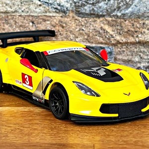 Chevrolet Corvette C7.R 2016 | Voiture miniature 1/36 | Modèle réduit de voiture à l'échelle 1/36 | modèle réduit de voiture | Objet de collection moulé sous pression | Corvette C7