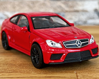 Mercedes Benz C63 AMG / Coche a escala / Coche a escala 1/36 / Modelo de coche / Modelo a escala / Artículo de colección / Mercedes Benz Diecast / Coche a escala