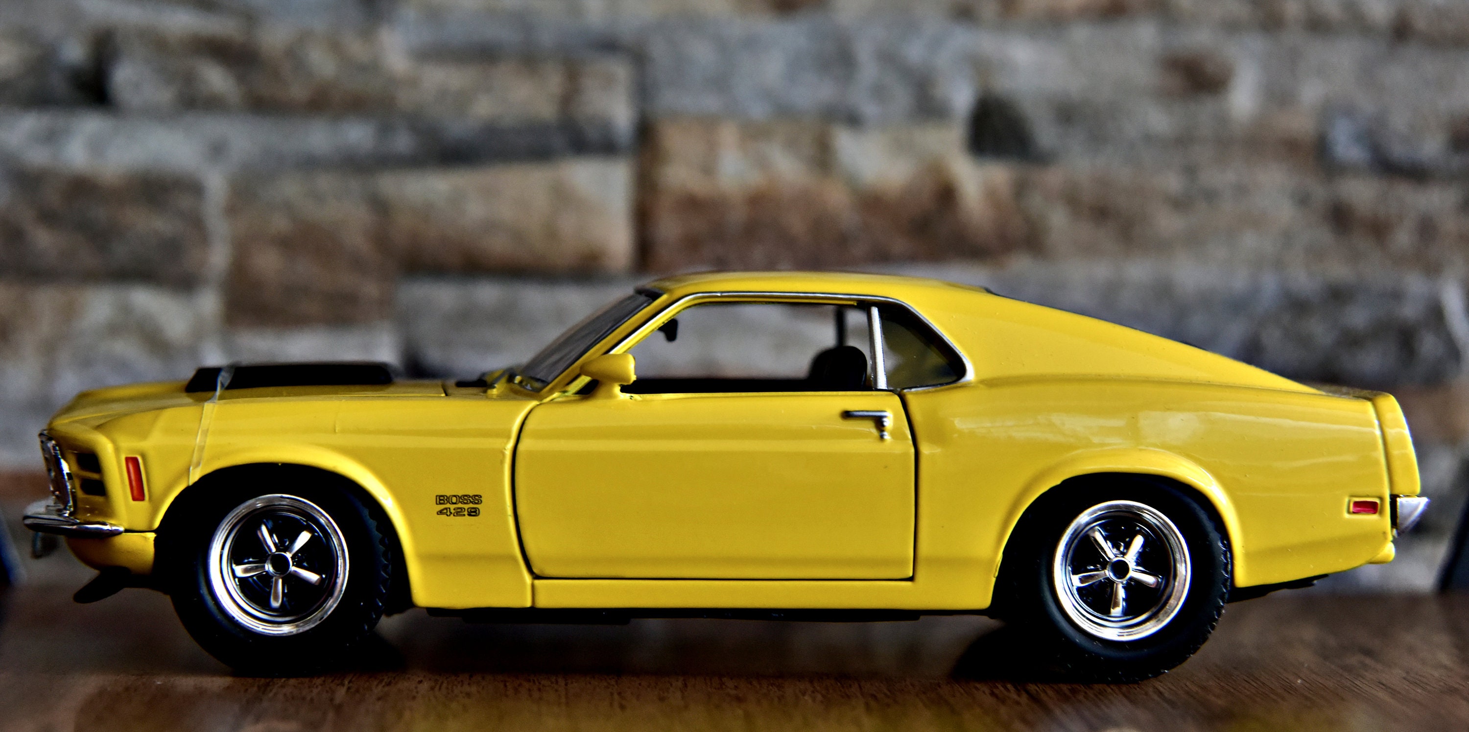 1970 Ford Mustang Boss 429 | Vintage Model Car | 1:24 Diecast Car