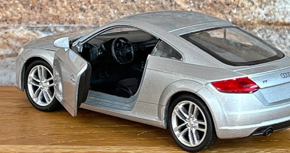 Amazon.co.jp: 1/18 Audi TT Coupe : Hobbies
