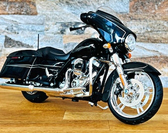 Harley Davidson 2015 Street Glide , scale 1/12 Diecast Model motorcycle, 1/12 die cast, model motorcycle, Harley Diecast Motorcycle