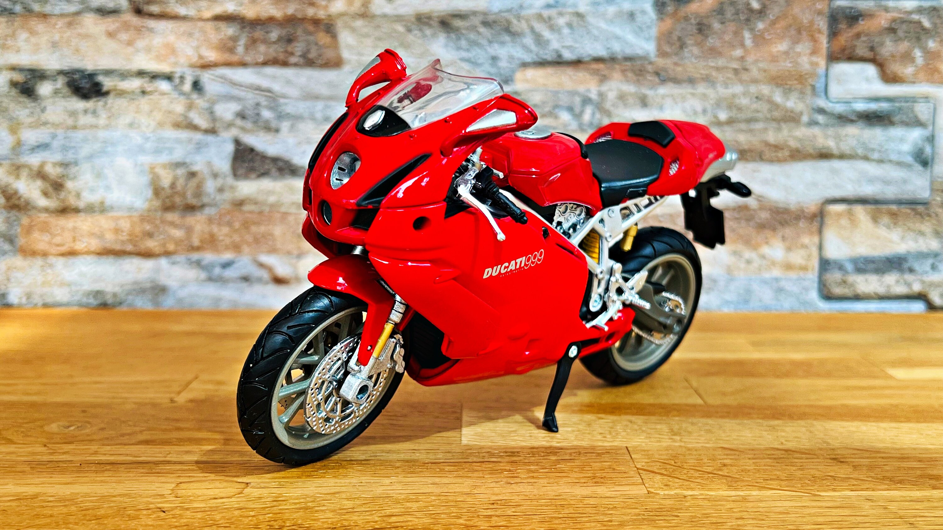 1/12スケール「完成品トイ」2006年式ドゥカティ999ゼロックス限定モデル il_fullxfull.4791667608_rjm5.jpg