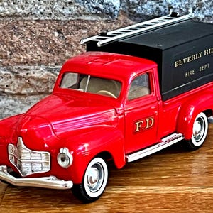 1940 Dodge Pompiers  , Vintage Model car, Vintage diecast car, 1/43 scale model , die cast model, Collection item, Fire Truck , 40's
