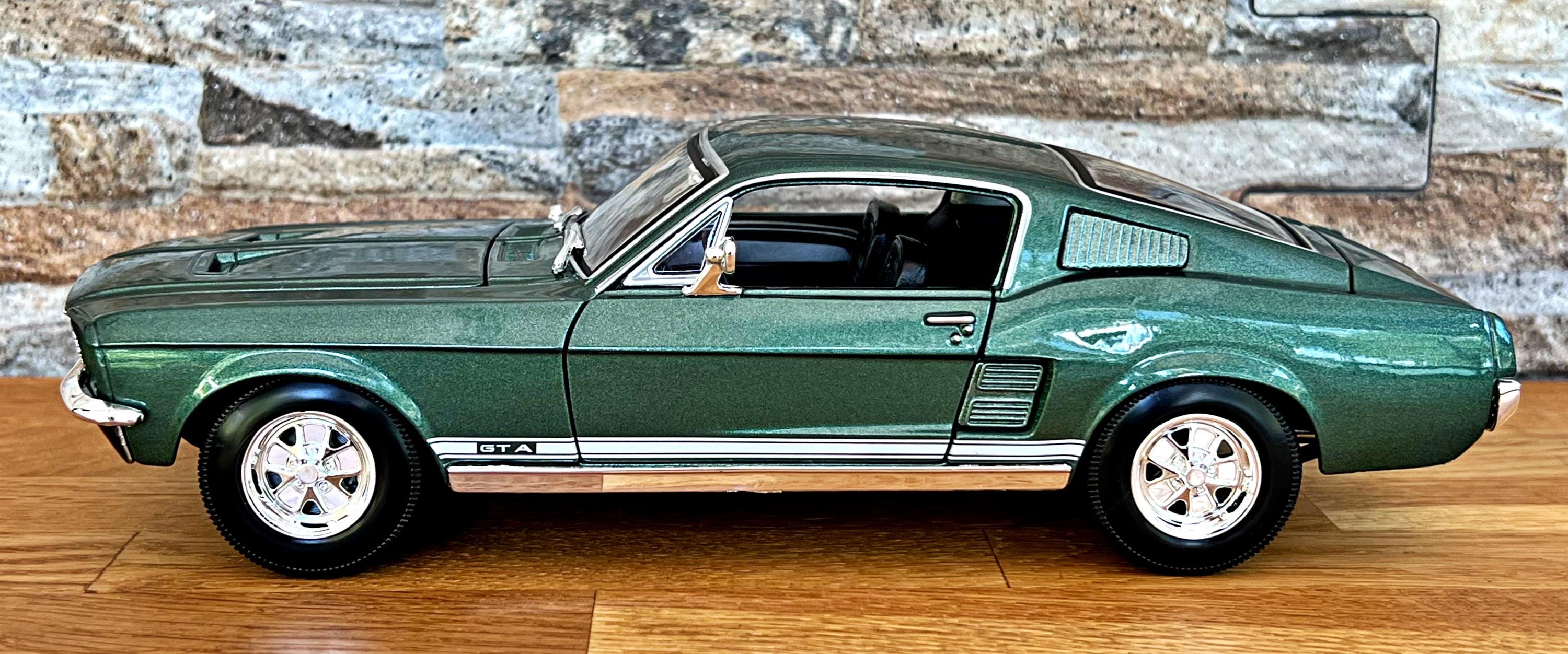 ミニカー 1967 Ford Mustang GTA Fastback 1/18 Amazon.com: Maisto 1:18 Scale 1967 Ford Mustang GTA Fastback