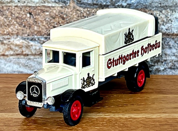 Auto d'epoca antica in metallo pressofuso in scala 1/32, giocattolo da collezione, blu Auto d'epoca antica in metallo pressofuso in scala 1/32, giocattolo da collezione, blu