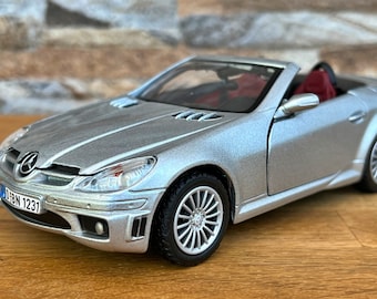 AMG Mercedes SLK 230 1/24 プラモデル il_340x270.3874051244_mm6r.jpg