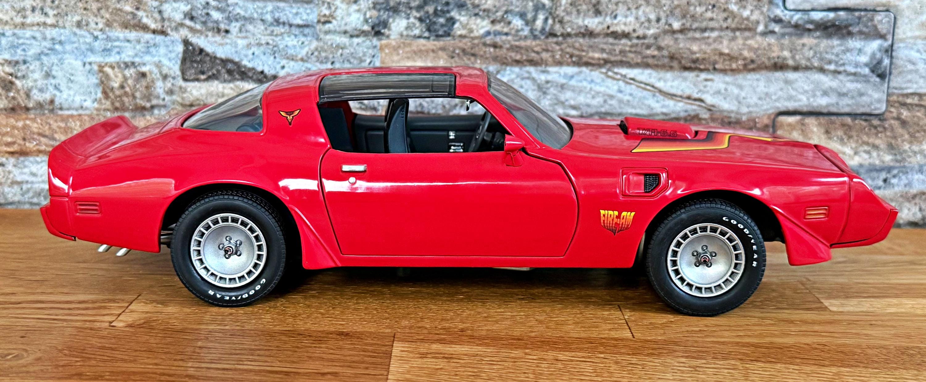 Pontiac Firebird T/A 1979 | 1/18 Scale Model Car | Diecast Car