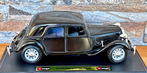 Citroen 15 CV TA 1938 | Vintage Model Car | Scale 1/24