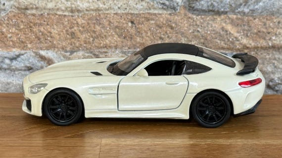 メルセデス・ベンツ AMG GT R | 1/36スケール ダイキャストカー | カー