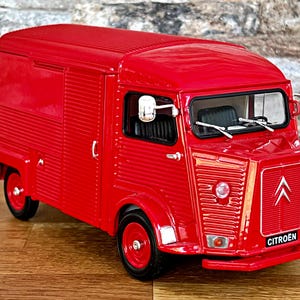 Citroen Type H | Vintage Model car | Diecast car | 1:24 scale model car | 1/24 die cast car | collectible item | Citroen Diecast | bus model