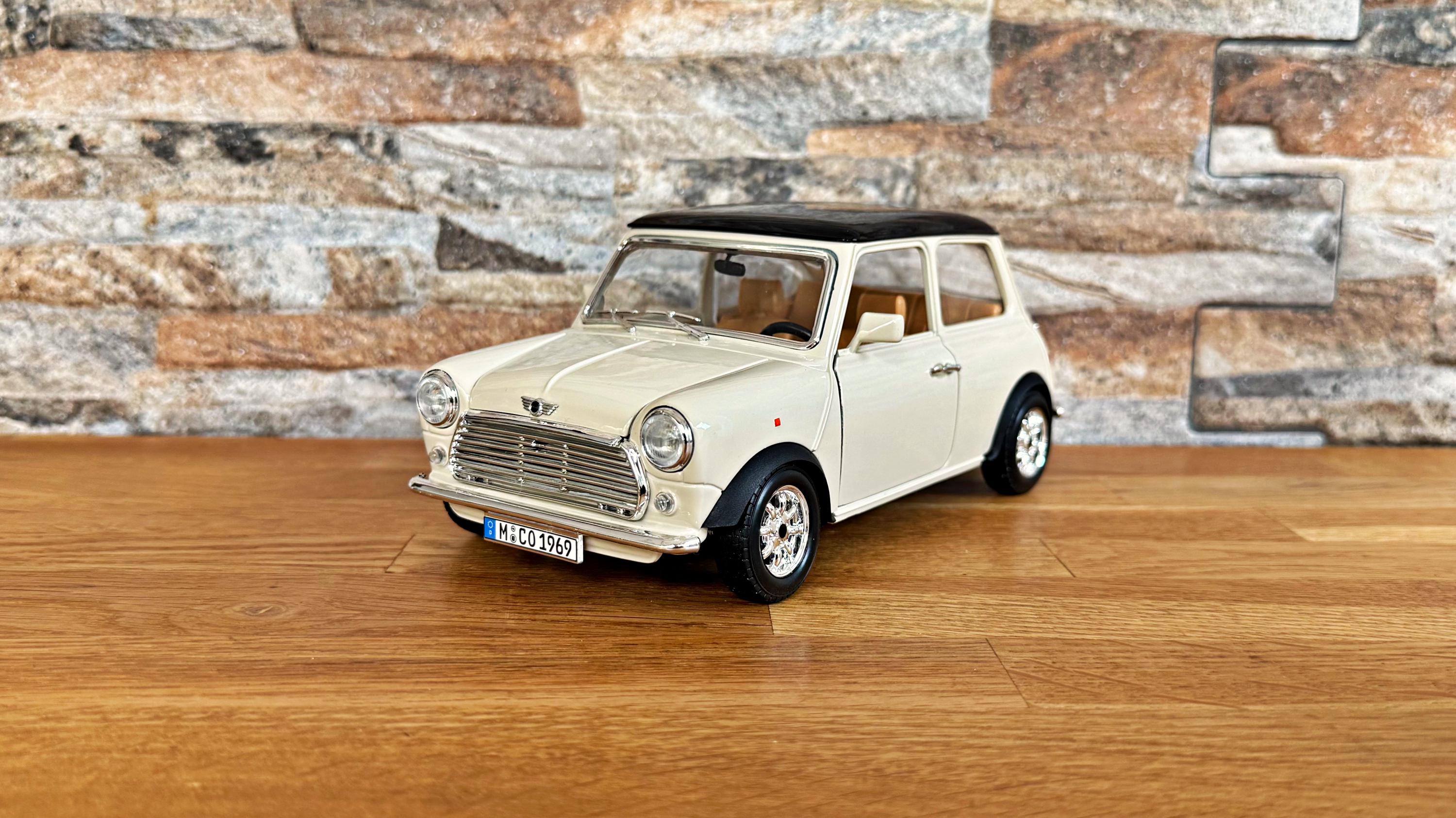 1/18 ミニクーパー Mini Cooper 1969 ダイキャスト製ブラーゴ Amazon