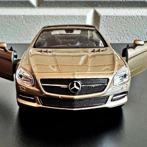 Mercedes Benz SL 500 | Mercedes Benz Diecast | Model car | diecast car | 1/36 scale model car | car model | collection item | Mercedes Benz